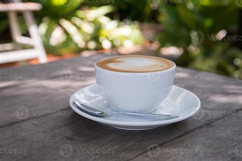 latte art coffee with heart shape 8031286 Stock Photo at Vecteezy