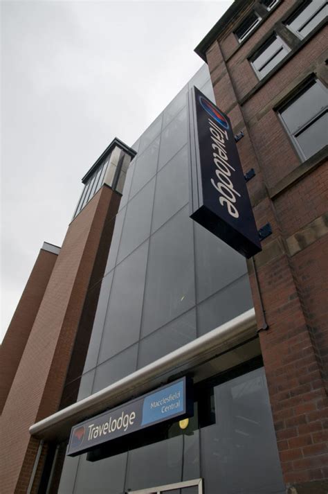 TRAVELODGE, MACCLESFIELD - Dortech Architectural Systems Ltd.