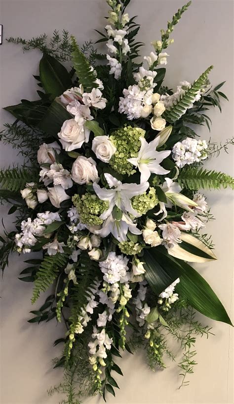 Costco Funeral Flower Arrangements / Classic Funeral Arrangements for a ...