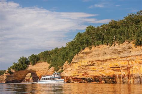 Pictured Rocks Cruises | Boat Tours in Munising, Michigan : Pictured ...