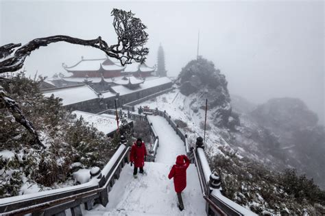 A different Fansipan after 2 days of snow | Vietnam Times