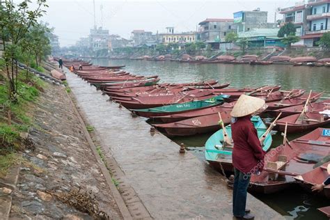 Red River Delta, Vietnam – Stock Editorial Photo © dinosmichail #84098656