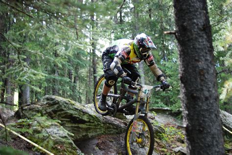 File:Mountain bike in downhill race.jpg