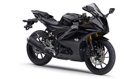 2024 Yamaha R15 V4 launched in Japan with new colours | HT Auto