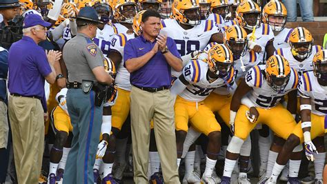 How LSU football recruiting is matching up nationally