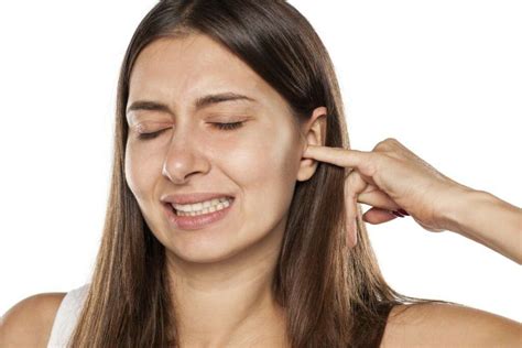 Itchy Ears: 10 Causes of Itchy Ears