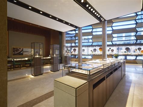 DUBAI’S NEW ROLEX BOUTIQUE - OFFERS A UNIQUE EXPERIENCE | Life Beyond Sport