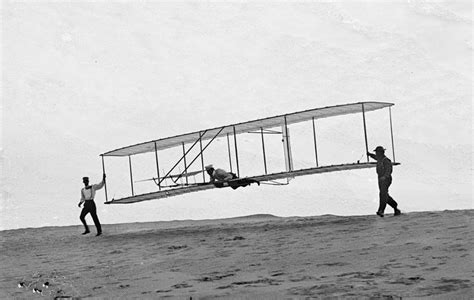 The Wright Brothers – First Flight in 1903 | MONOVISIONS