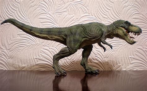 Tyrannosaurus rex (Running) (Papo) – Dinosaur Toy Blog