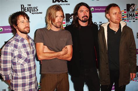 Foo Fighters Return, Dave Grohl Recruits Krist Novoselic