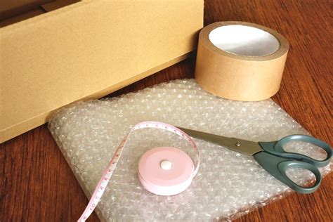 How to Use Bubble Wrap: 7 Effective Cushioning Tips