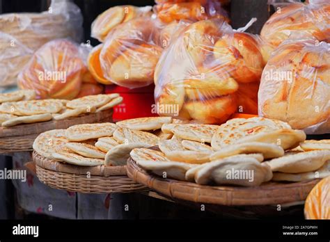 Tibetan bread hi-res stock photography and images - Alamy