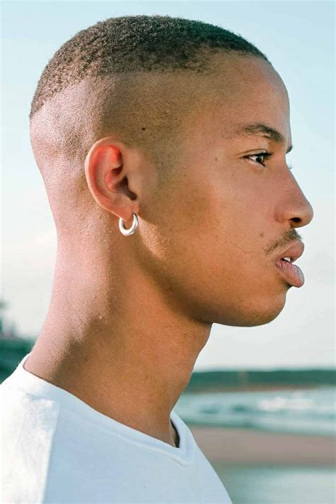 View 6 Short Hair Black Men Hairstyles 2021 - aboutstationart