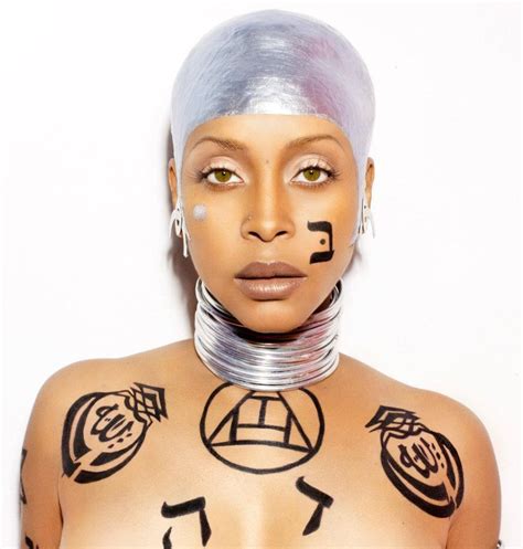 Erykah Badu Showed Us the Future of Soul on ‘Baduizm’ | Observer