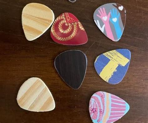 CUSTOM GUITAR PICKS : 3 Steps - Instructables