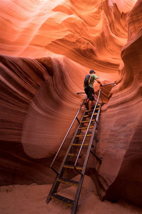 Upper vs. Lower Antelope Canyon: Which Antelope Canyon Tour is Better ...