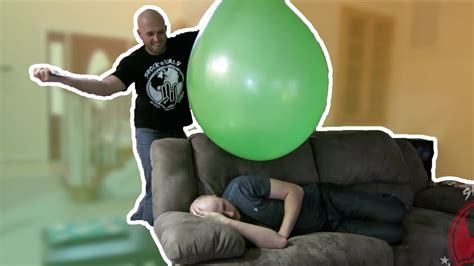 AWESOME GIANT BALLOON PRANK - HOW TO PRANKS - YouTube