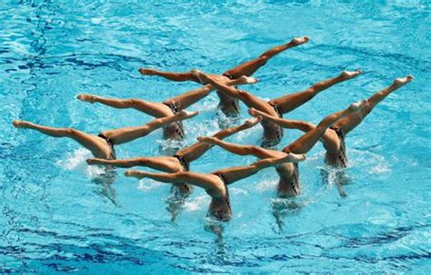 21 Stunning Photos From the Olympic Synchronized Swimming Finals