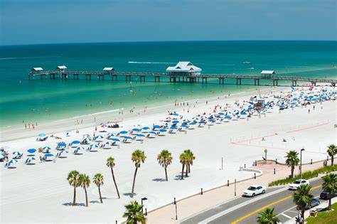 Hotel with Pool in Clearwater Beach | Holiday Inn Clearwater