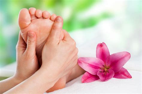 Foot Massage Reflexology Benefits And Risks - Facial Adviser