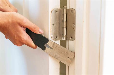 How to Fix a Door That Sticks