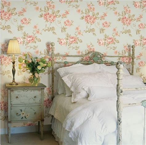 20 Captivating Bedrooms With Floral Wallpaper Designs | Home Design Lover