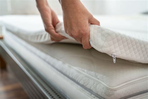 The 8 Best Cooling Mattress Toppers of 2022