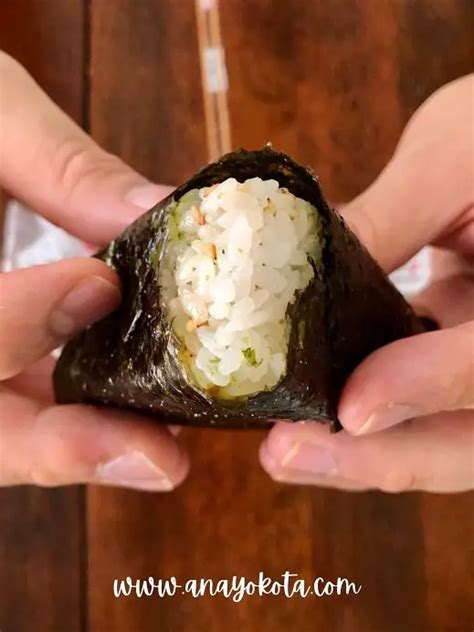 HOW TO MAKE EASY TRIANGLE SHAPED KIMBAP | Ana Yokota