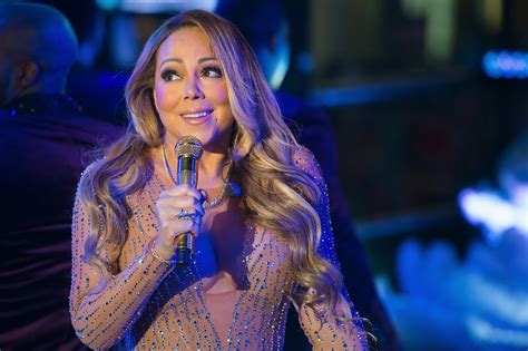 Mariah Carey's New Year's Eve Performance Timeline 2017 | POPSUGAR ...