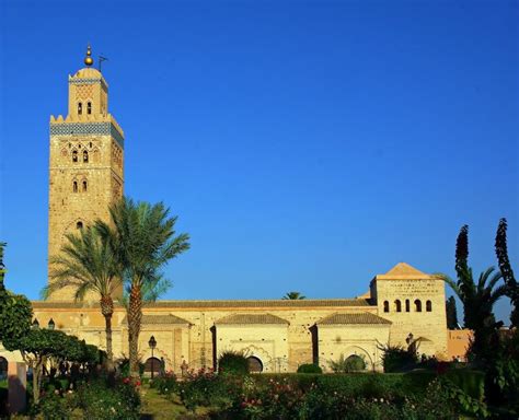 circle the koutoubia mosque | the tower of koutoubia mosque