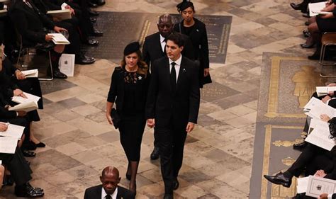 Freddie Mercury: Bohemian Rhapsody sung by Justin Trudeau before The ...