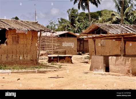 Traditional African Mud Houses Stock Photo - Alamy