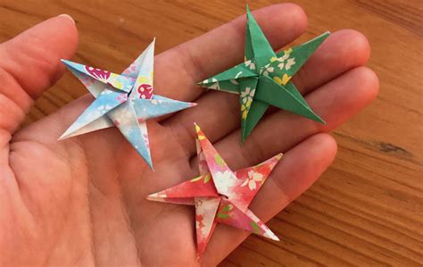 Folding 5 Pointed Origami Star Christmas Ornaments