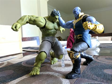 Hulk vs Thanos : ActionFigures