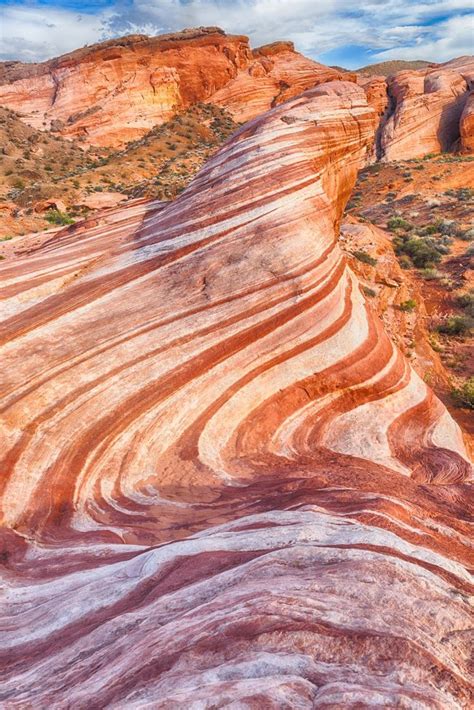 Fire Wave Rock in the Valley of Fire, Nevada - Nevada is filled with ...