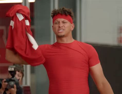 Pat Mahomes Practice Jersey - State Farm Commercial - Sports Geekery