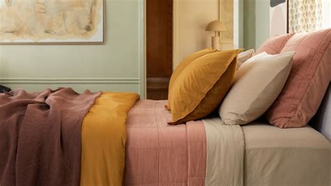 Pillow case vs sham: experts explain the crucial difference | Homes ...