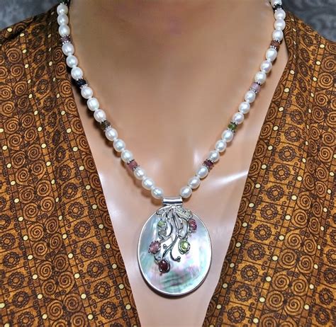 Mother of Pearl Pendant Necklace // Freshwater Pearls Large - Etsy