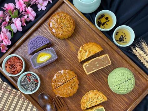 Try out the Traditional & Modern Mooncake Fillings Now!