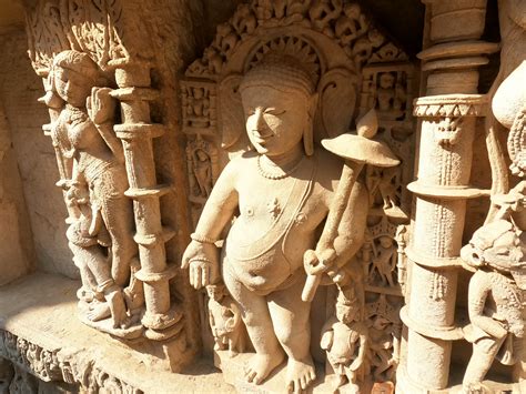 Wheel Sculpture at the Konark Sun Temple · Free Stock Photo