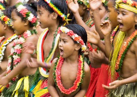 Michael Kew's amazing images of Micronesia's Yap day will leave you in awe