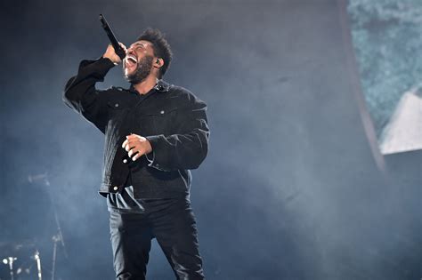 The Weeknd Will Perform Entirely Live at the Super Bowl in an ...