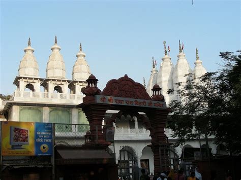 ISKCON Temple, Mumbai - Timings, History, Darshan, Pooja Timings