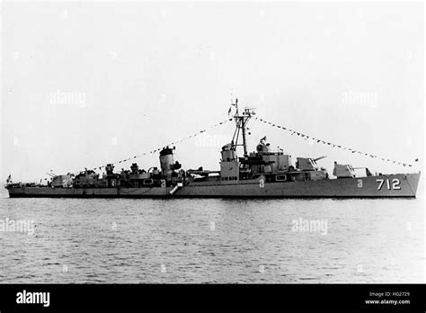 USS Gyatt (DD-712) at anchor on 10 June 1953. U.S. Naval History and ...