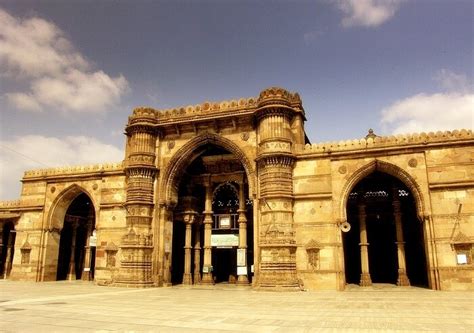 15 Fascinating Tourist Places In Ahmedabad