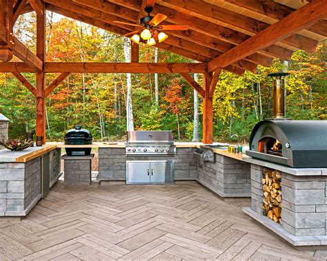 10 Outdoor Kitchen Countertop Ideas and Installation Tips