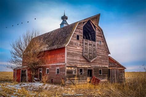 Old barn | Vlad Kononov | Old barns, Barn photography, Barn pictures