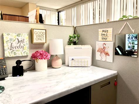 10+ Office Cubicle Decor Ideas – HomeDecorish