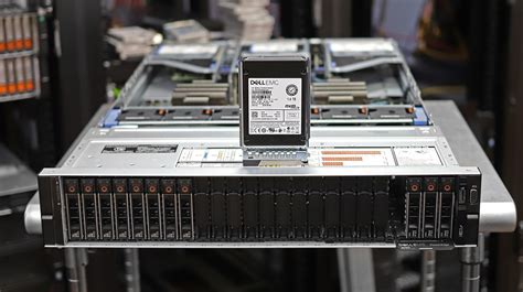 Dell EMC PowerEdge R750 review - GearOpen.com