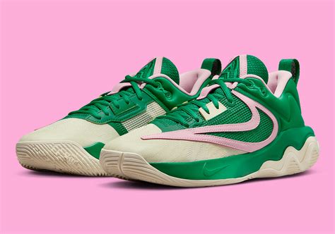 Nike Giannis Immortality 3 "Green/Pink" DZ7533-300 | SneakerNews.com